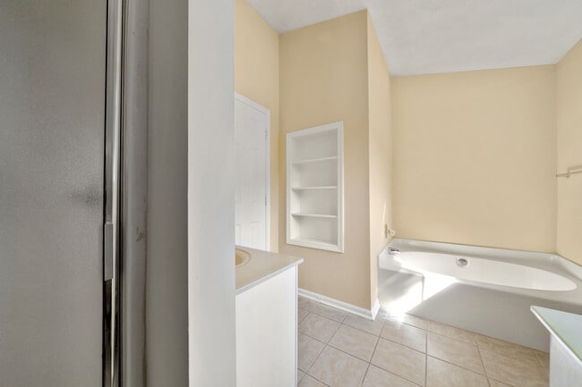 Building Photo - 3904 Sidney Lanier Blvd