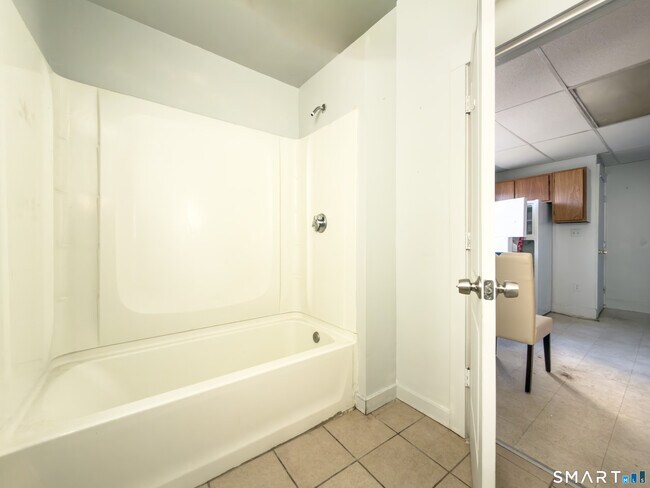 Building Photo - 223 Norwich Ave