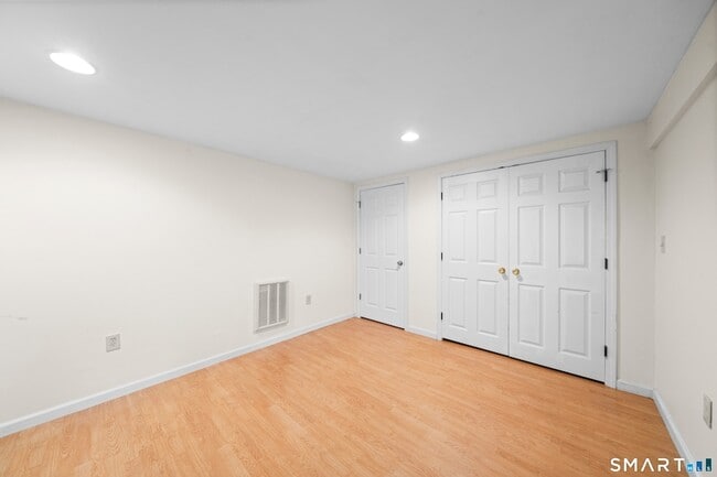 Building Photo - 209 Pne Ln Ext