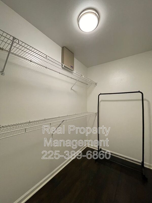 Building Photo - 1345 Harwich Dr