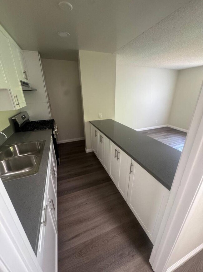 Building Photo - 0.0 bedroom in Sunland California 91040