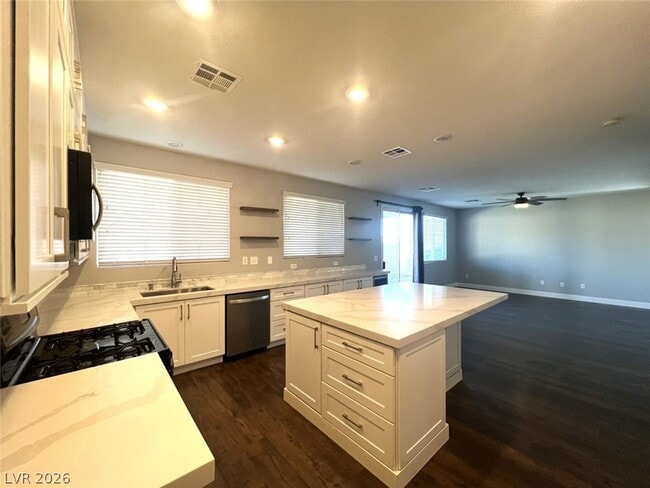 Building Photo - 6316 Silver Edge St