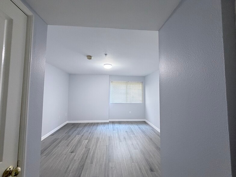 Building Photo - 4501 Cedros Ave