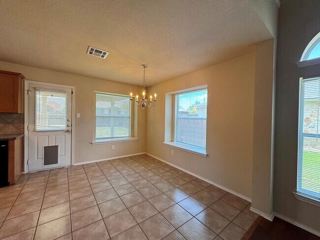 Building Photo - 1005 Gentry Dr