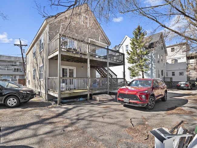 Building Photo - 145 Murdock St