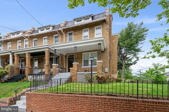 Building Photo - 4528 4th St NW