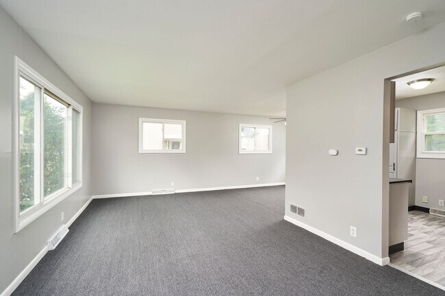 Building Photo - Charming 3-Bed Home with New Kitchen, Fresh Finishes & Big Backyard on a Quiet Dead-End Street