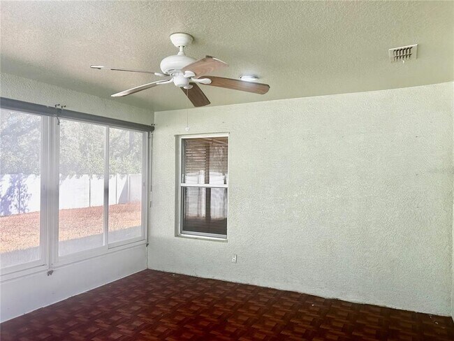 Building Photo - 5155 SW 39th St