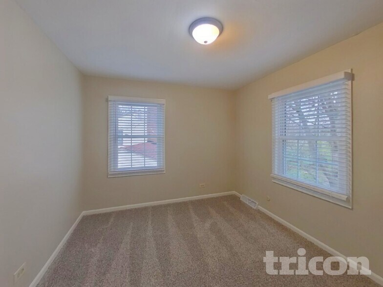 Building Photo - 1235 Casa Solana Dr