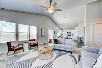 Building Photo - 4985 W Grand Rapids Dr