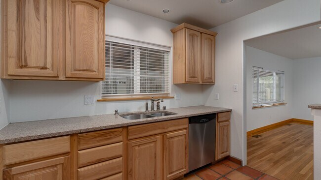 Building Photo - 524 A Juniper