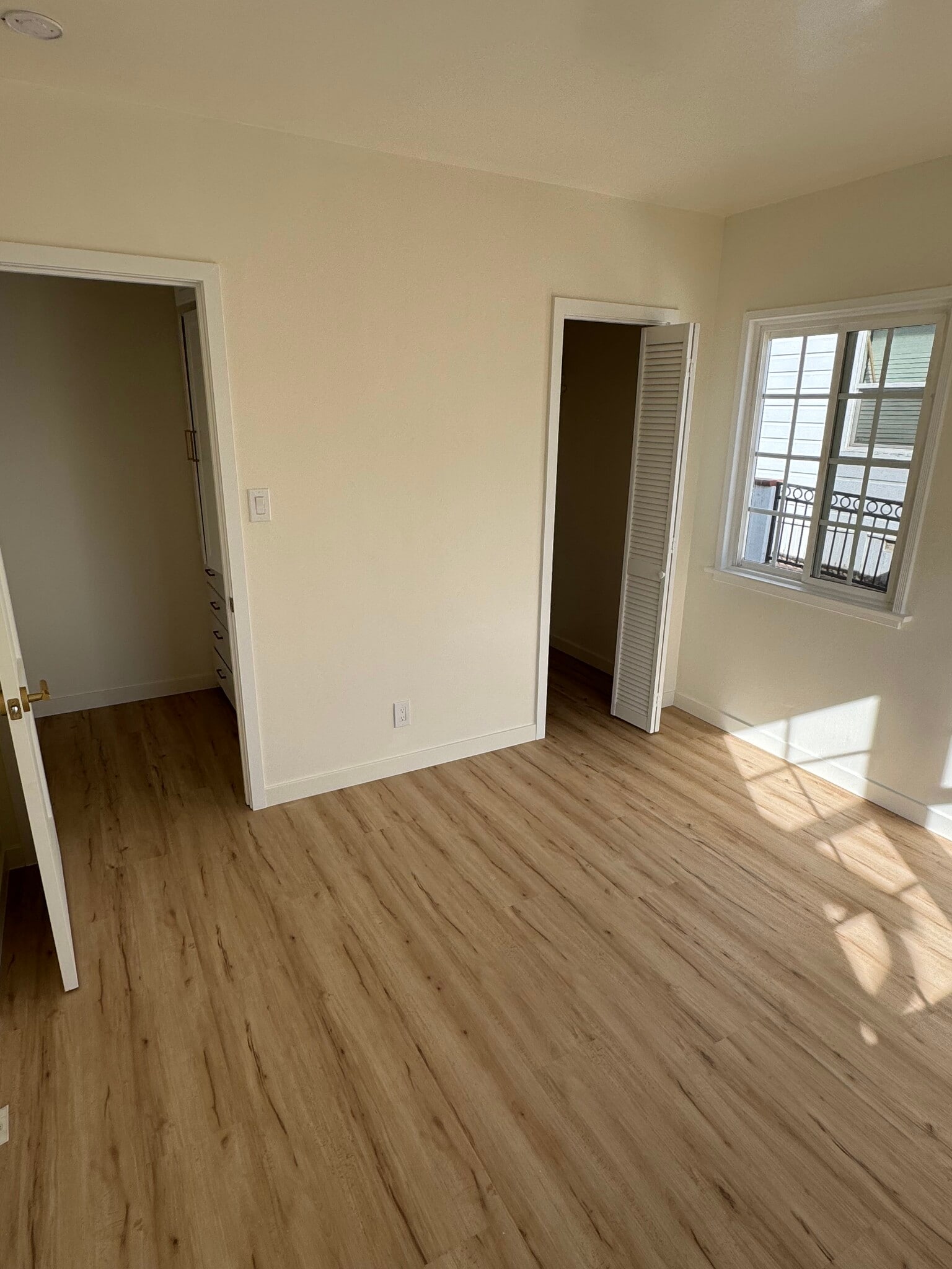 Building Photo - 4579 W 171st St