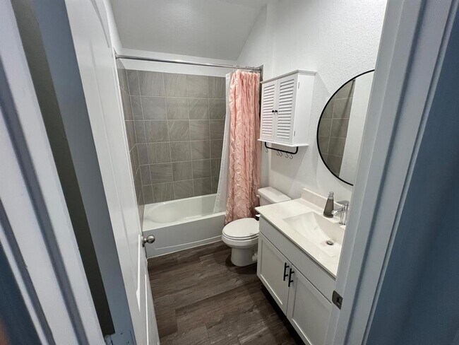 Building Photo - 5017 Almond Ter Dr