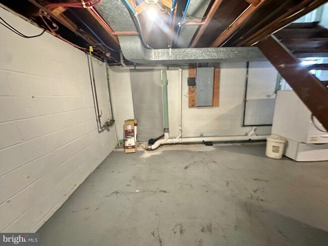 Building Photo - 60 Steiner Ave