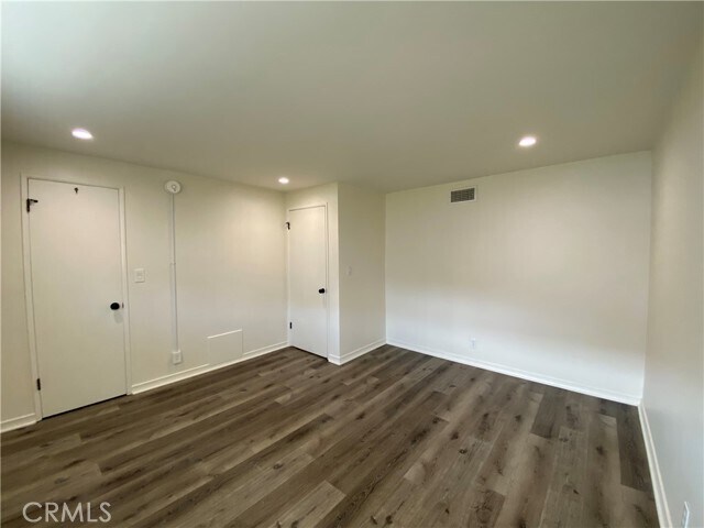 Building Photo - 208 S Park View St