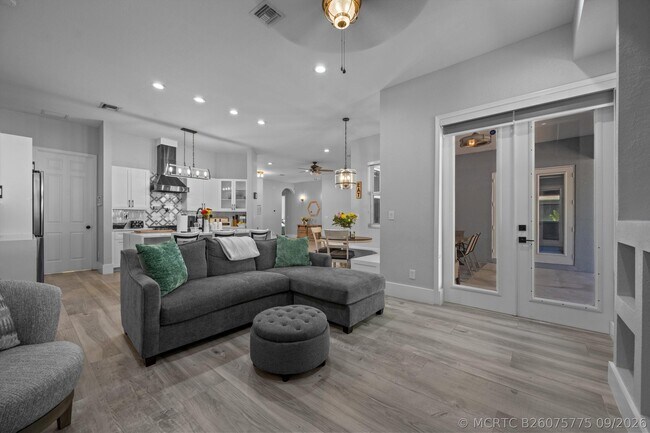 Building Photo - 2926 Dovedale Ct