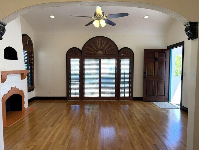 Building Photo - 479