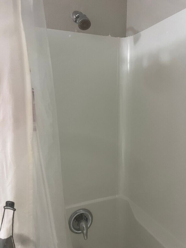 Building Photo - Spacious 5BR House in Winter Haven