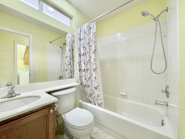 Building Photo - 8159 Dinsmore Dr