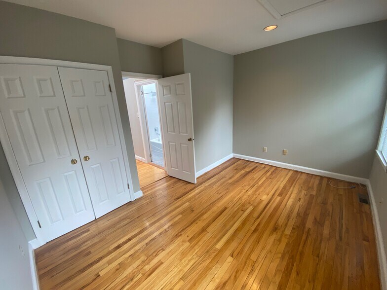 Bed 2 - 411 I St NE