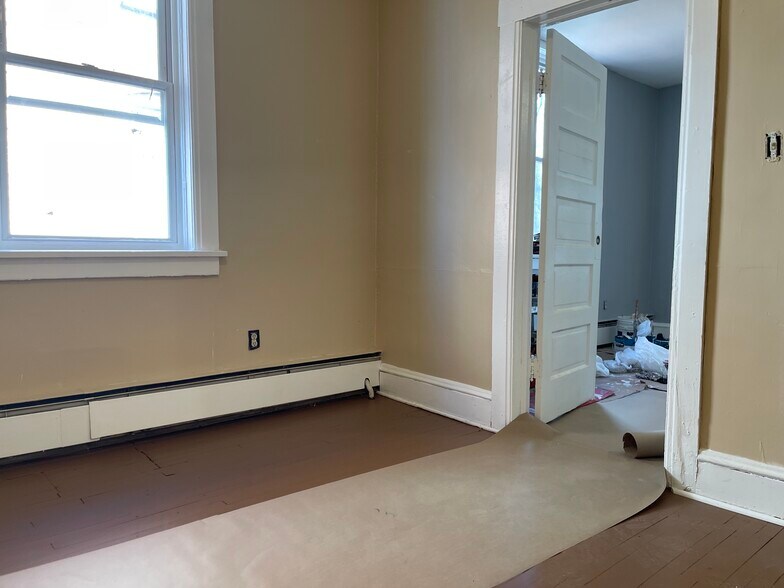 Building Photo - 288 Genesee St