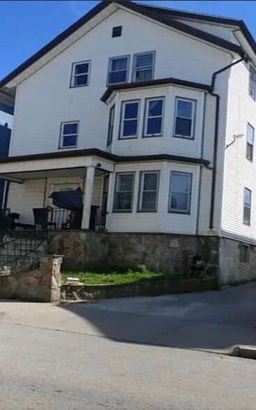 Building Photo - 511 William St