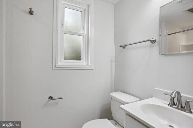 Building Photo - 3420 N Glebe Rd