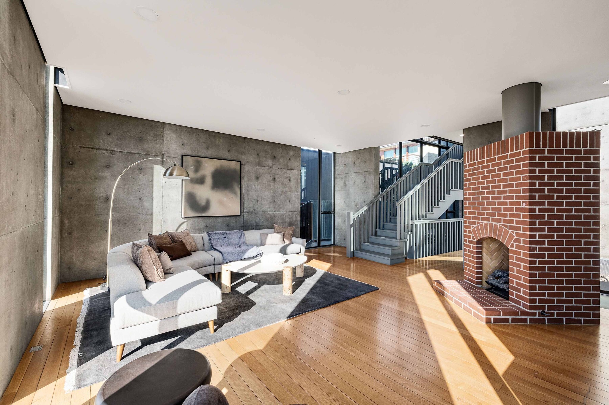 Building Photo - 1812 The Strand