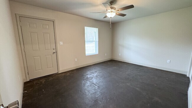 Building Photo - 109 Legado Ln