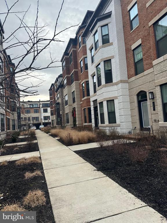 Building Photo - 209 Market Square NW