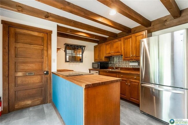 Building Photo - 315 Moyers Ln