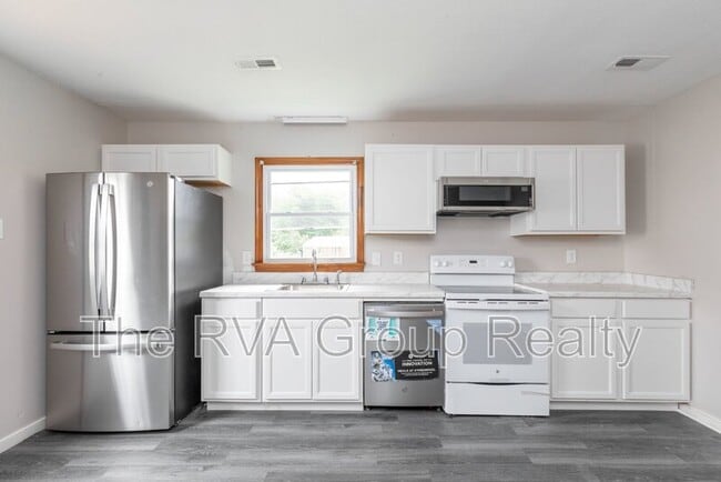 Building Photo - 201 Evergreen Ave