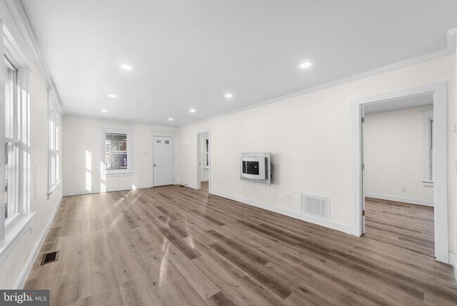 Building Photo - 257 Homecrest Ave