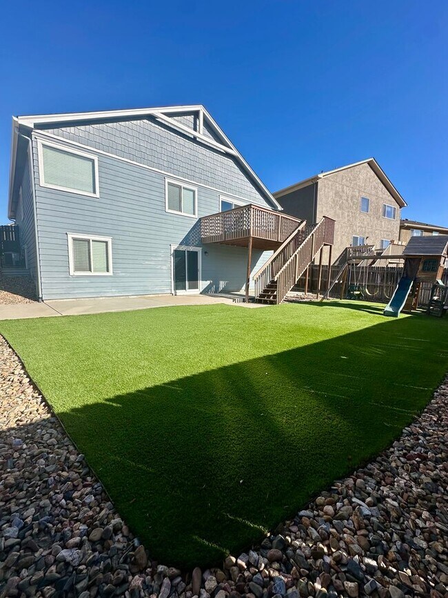 Building Photo - BEAUTIFUL 4BD HOME in MESA RIDGE with MOUN...