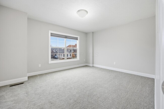 Building Photo - 8057 Pleasant Dr