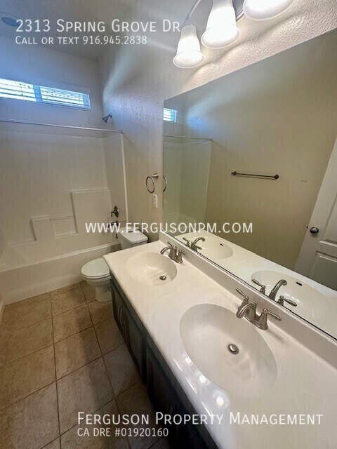 Building Photo - 2313 Spring Grove Dr