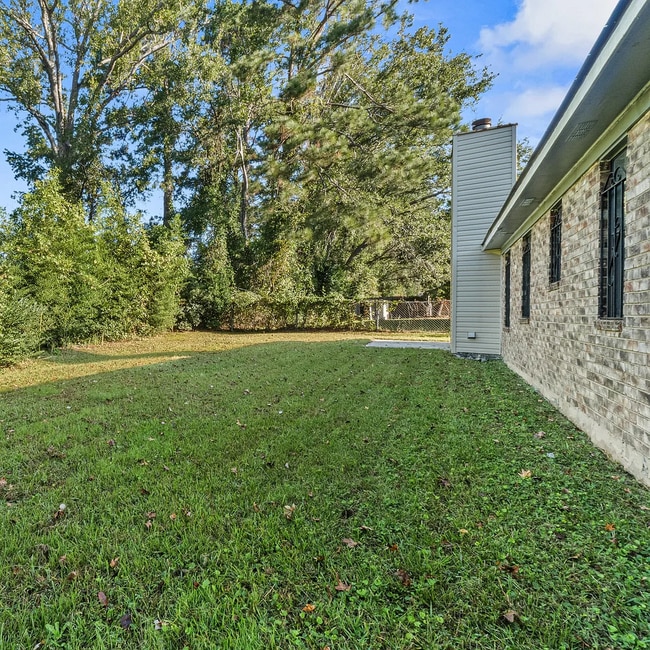 Building Photo - Nice home for rent.