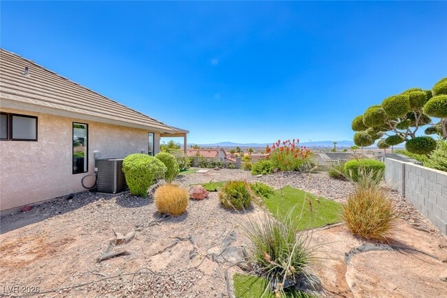 Building Photo - 969 Marigold Ct