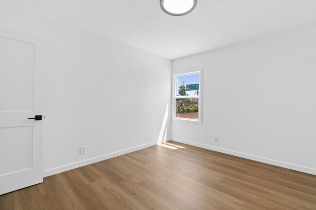 Building Photo - BEAUTIFUL CORNER HOUSE IN THE HEART OF VAL...