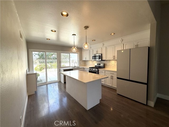 Building Photo - 23201 Vía Mirlo