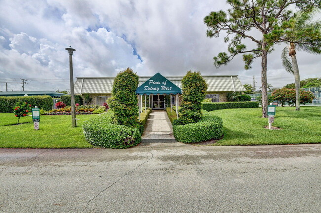 Building Photo - 2840 SW 13th St