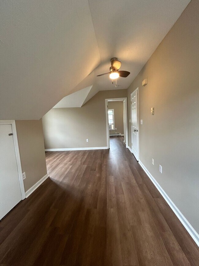 Building Photo - 114 Georgia St