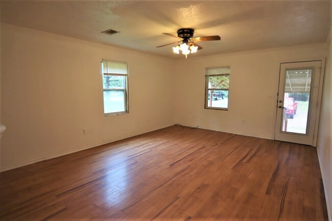 Building Photo - 1190 Alred St