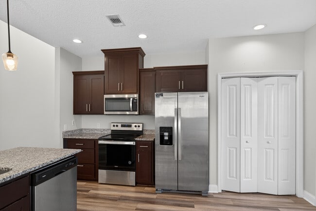 Building Photo - 20 Centennial Ct