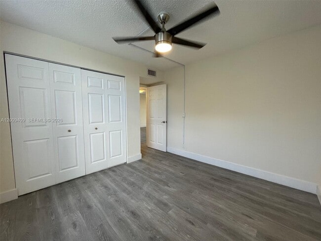 Building Photo - 9471 Evergreen Pl