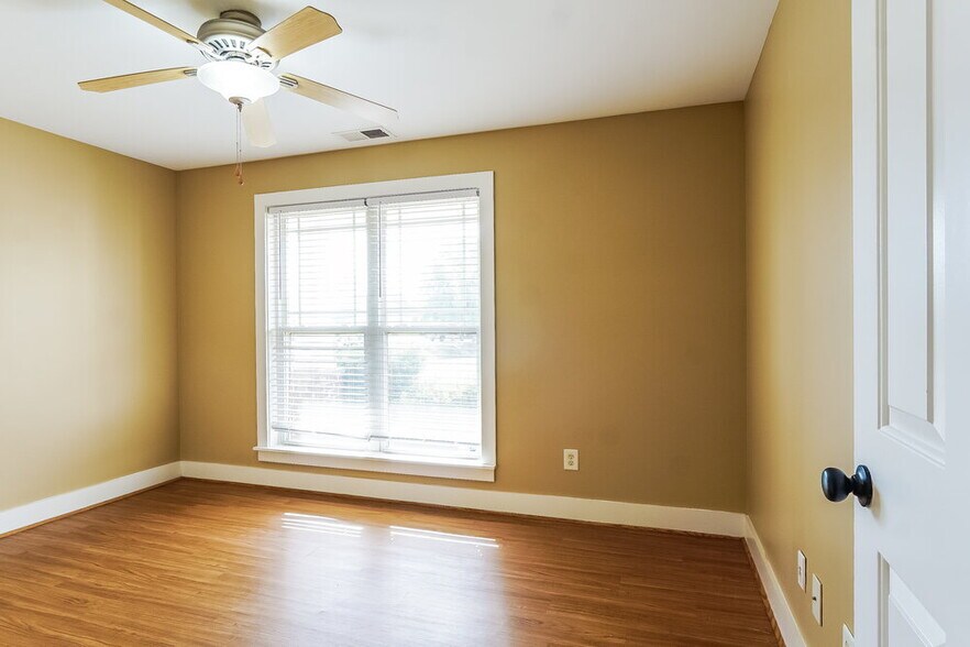 Building Photo - 200 Stonecreek Pl