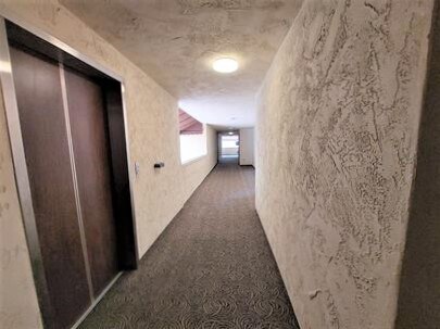 Building Photo - 2420 Torrey Pines Rd
