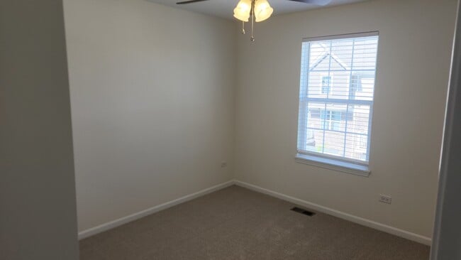 Building Photo - 4444 Monroe Ct