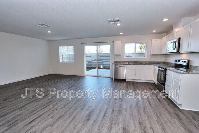 Building Photo - 2097 Shady Tree Cir