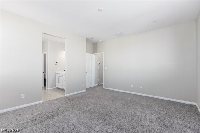 Building Photo - 204 Rondeau Ave